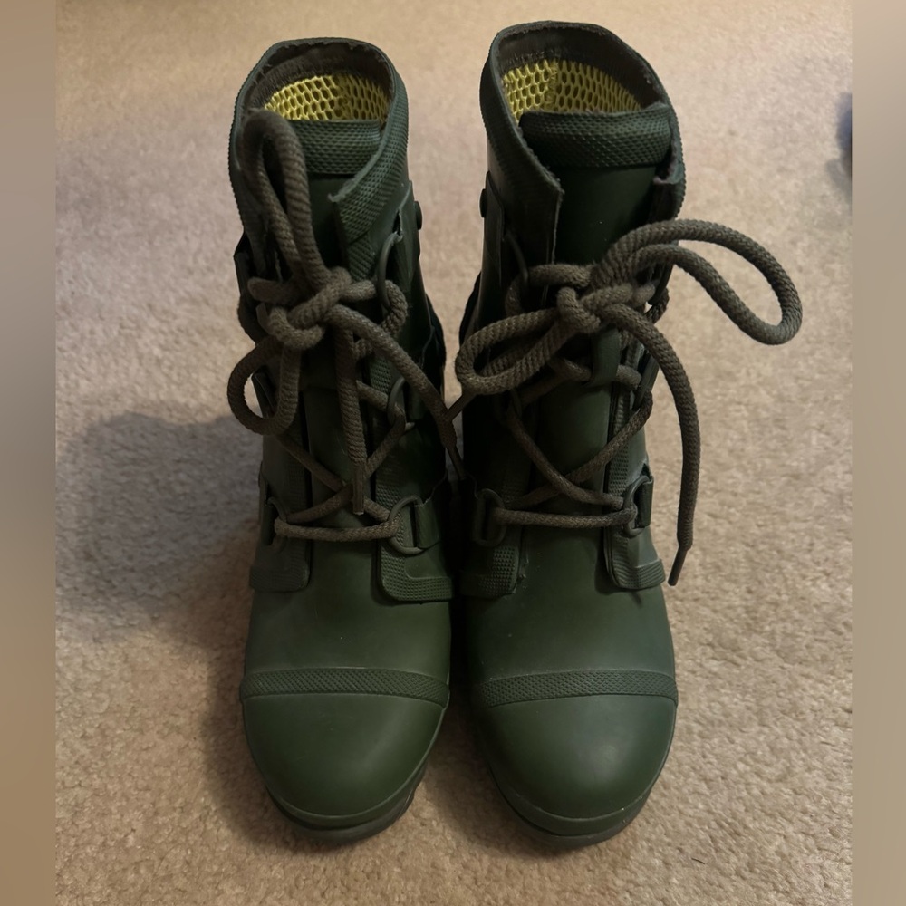 Sorel Joan of Arctic Rain Wedge, size 8